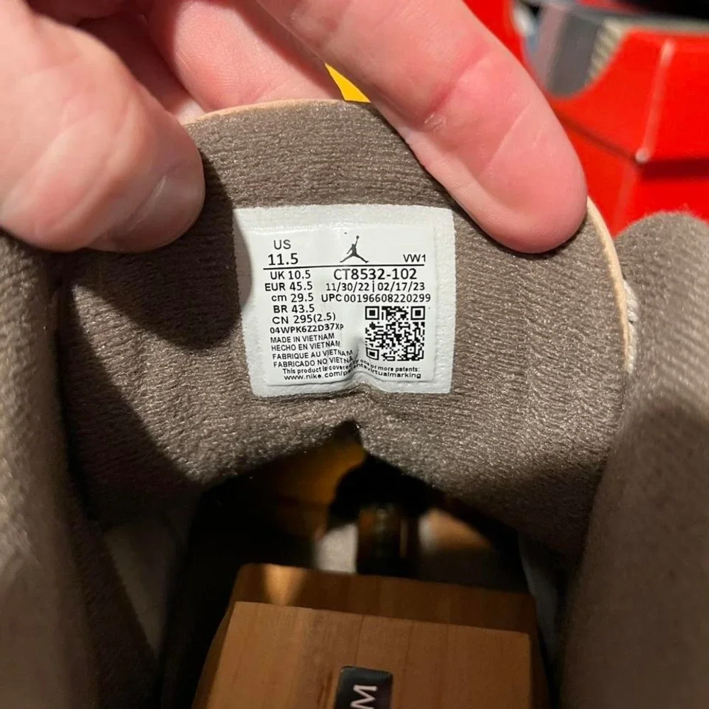 Jordan 3 palomino‎ Sku CT8532 102 Size 11.5